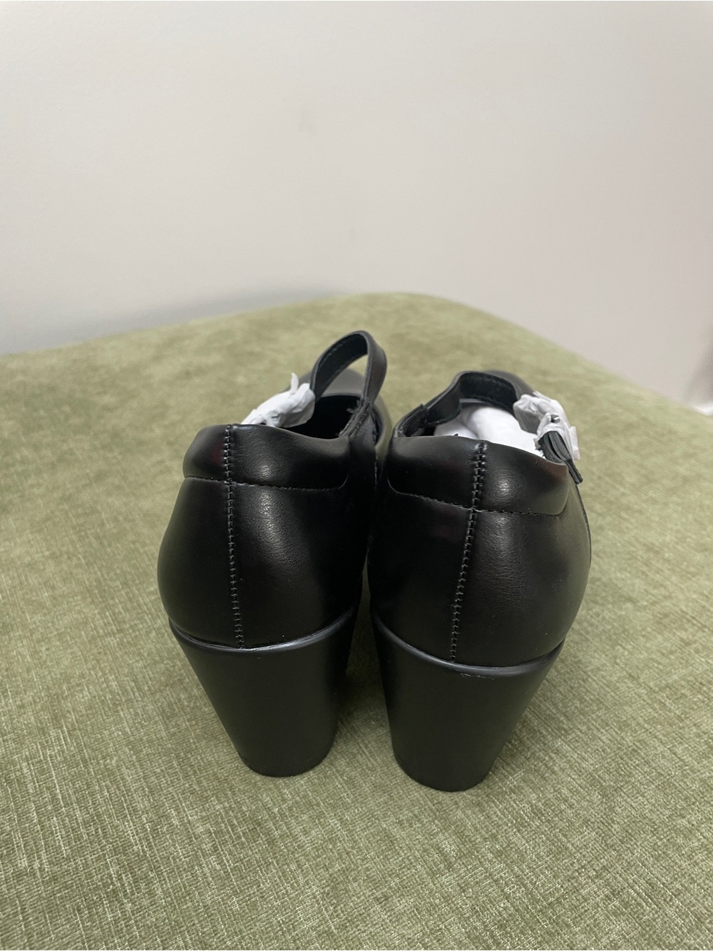 NWOT Dream Pairs Black Mary Jane Heels with Strap - Picture 2 of 6